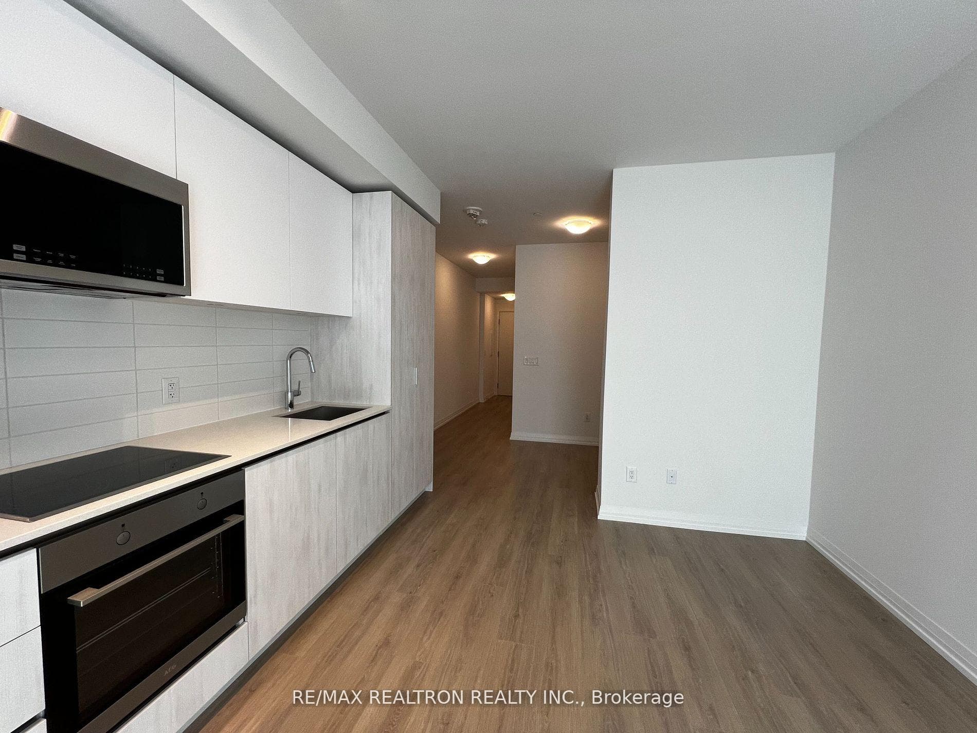8 Widmer Street Unit 1210 photo 7