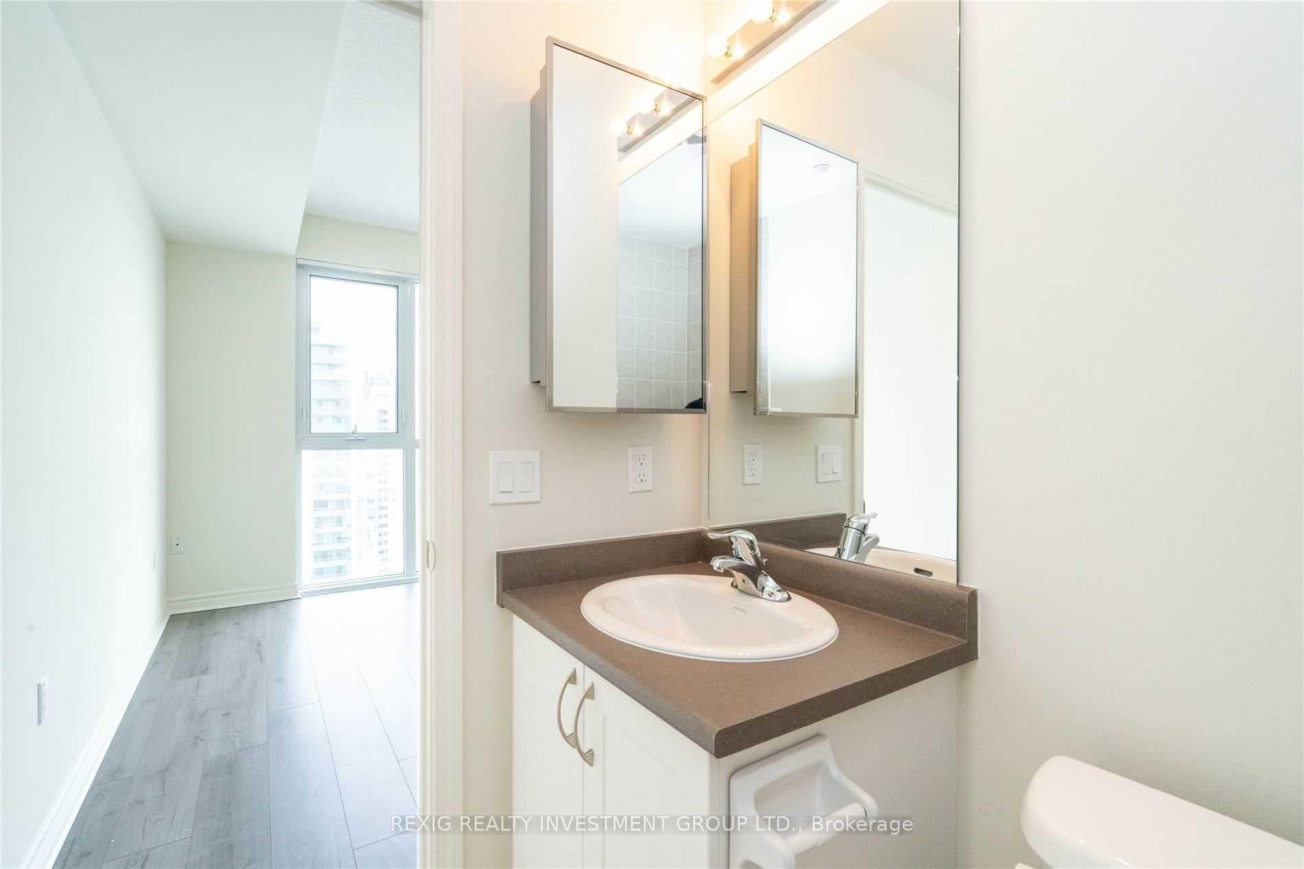349 Rathburn Road Unit 1715 photo 8