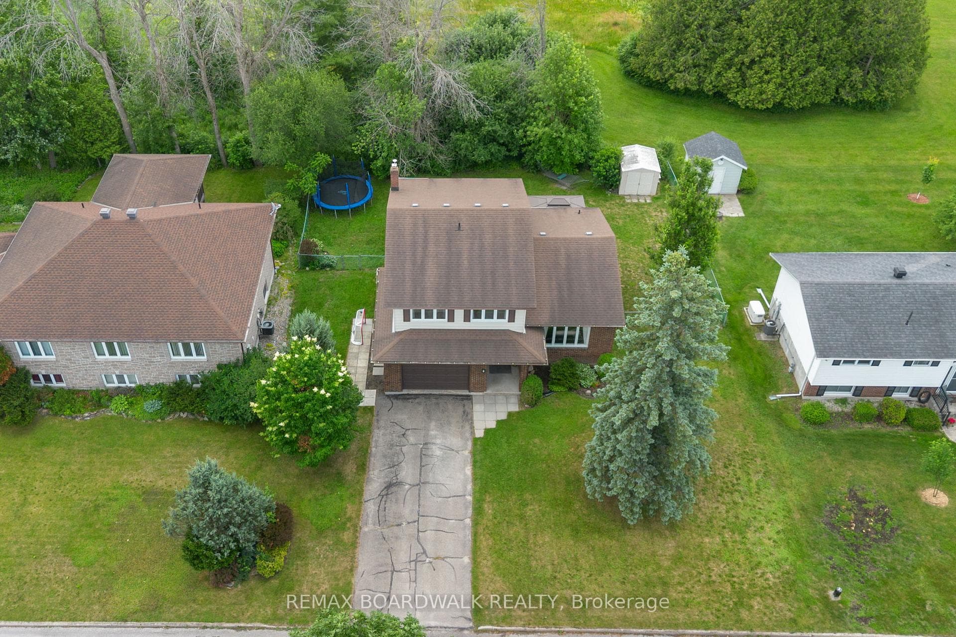 8 Jessie Drive photo 3