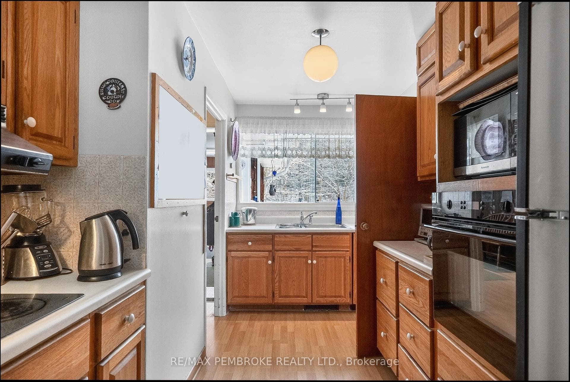 98 Glendale Avenue photo 20