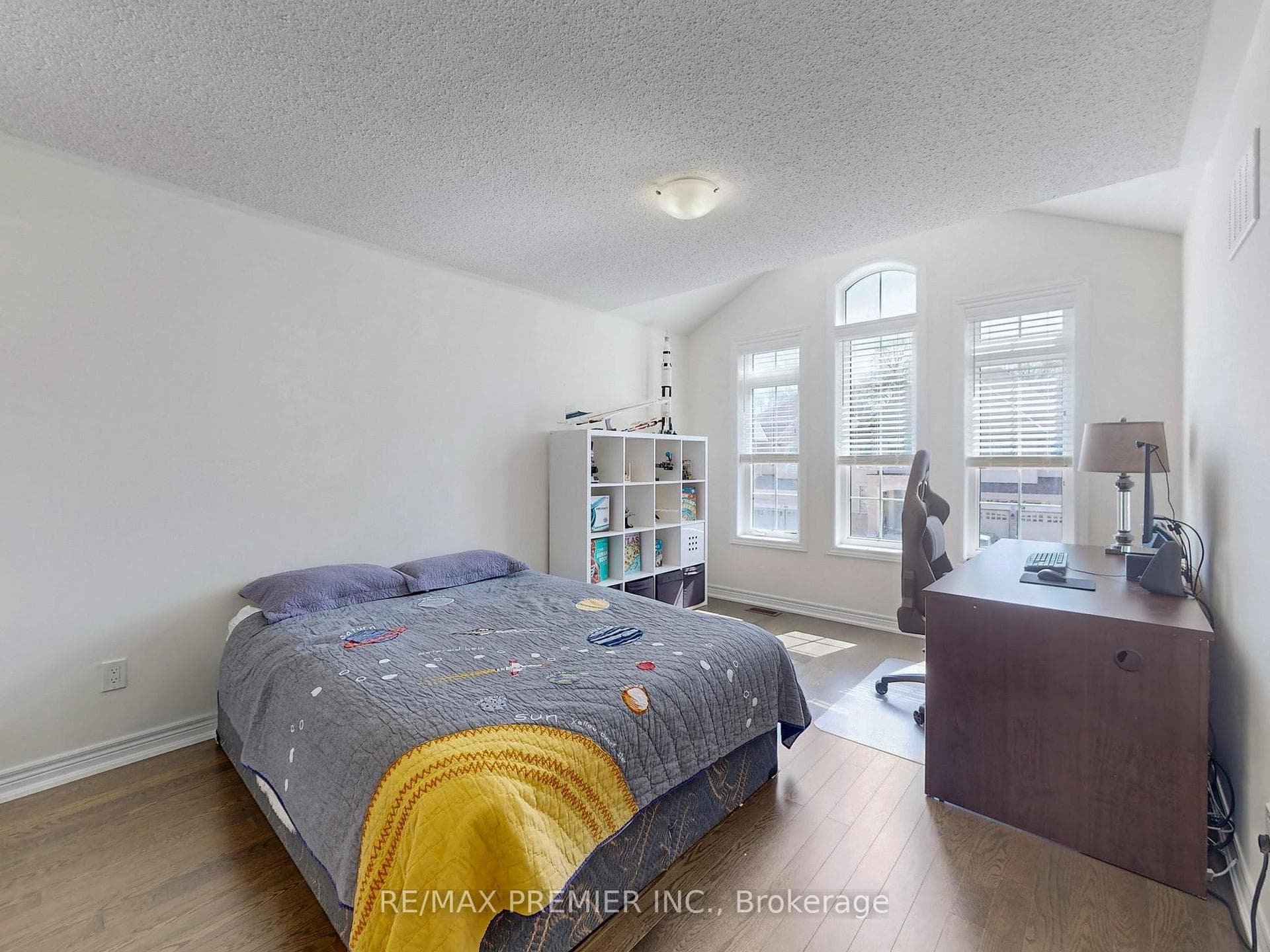 49 Forest Edge Crescent photo 20