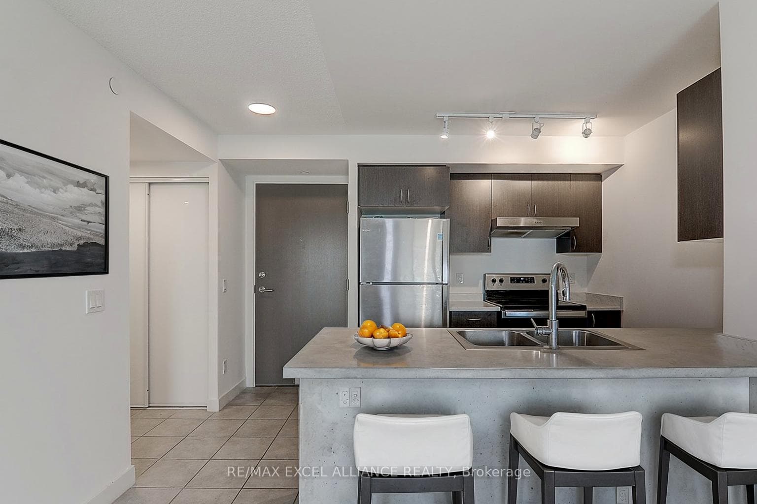 10 Wilby Crescent Unit 409 photo 6