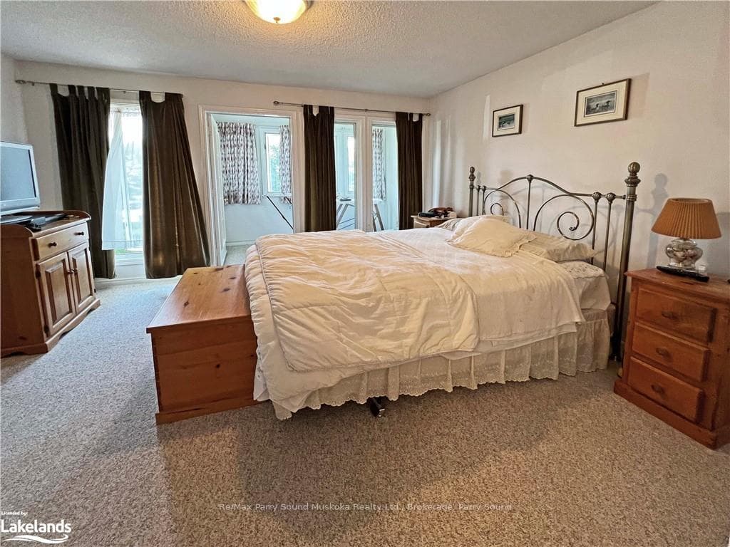 2 GEORGIAN BAY Avenue photo 23