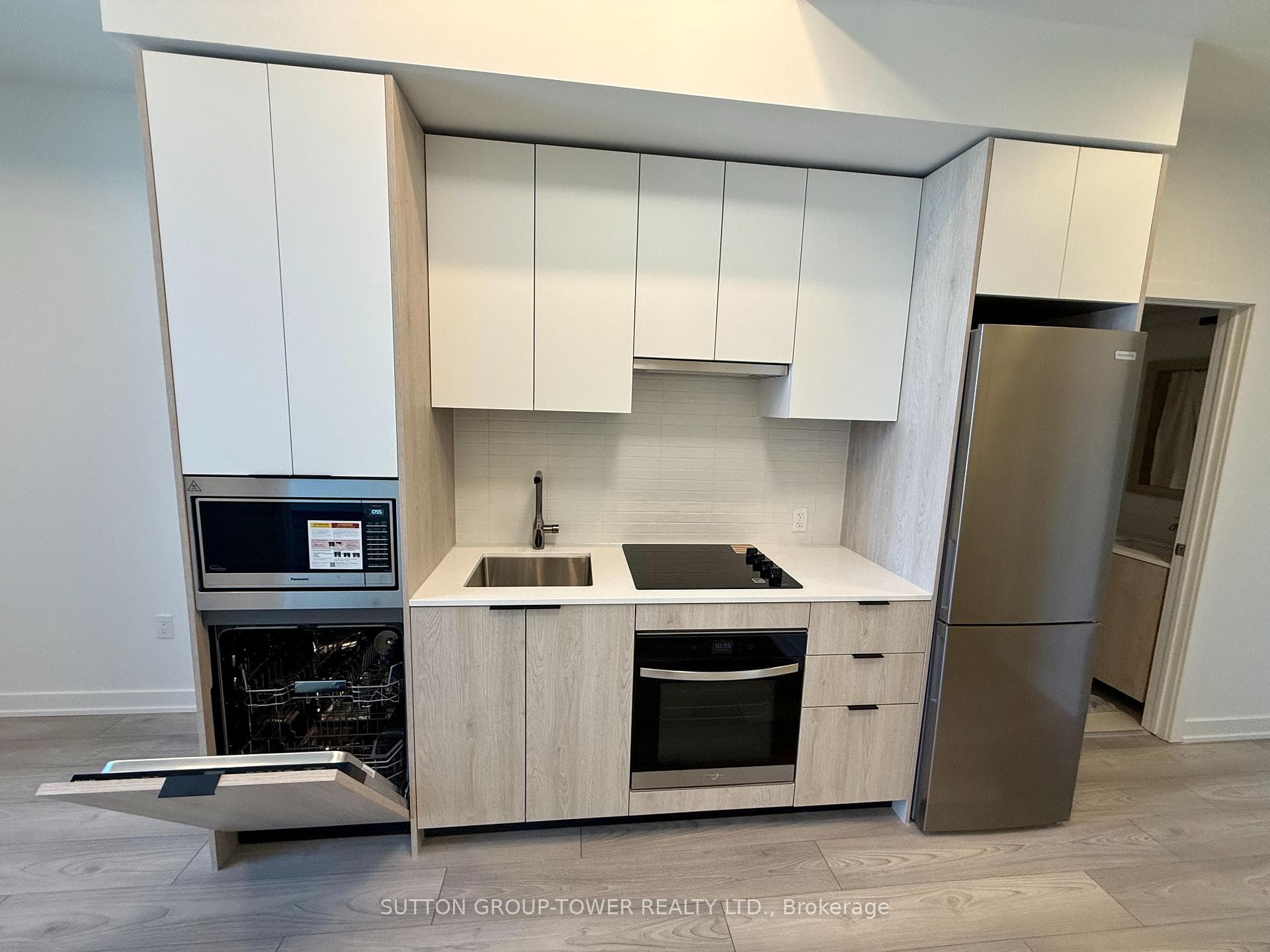 1007 The Queensway N/A Unit 914 photo 6
