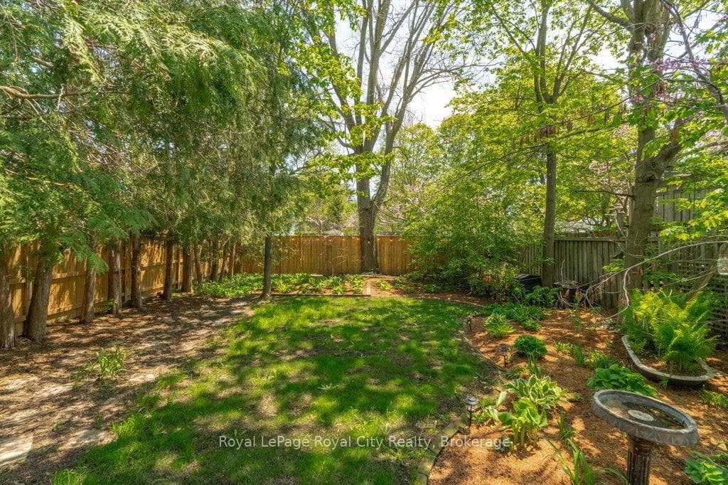 104 Kathleen Street photo 46