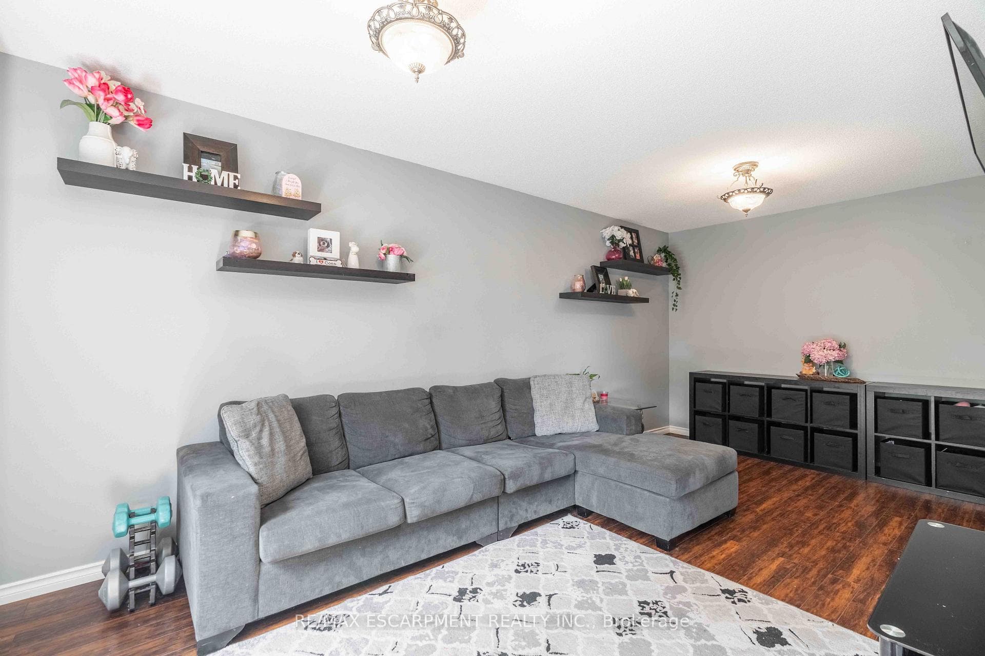 54 SELKIRK Street photo 13