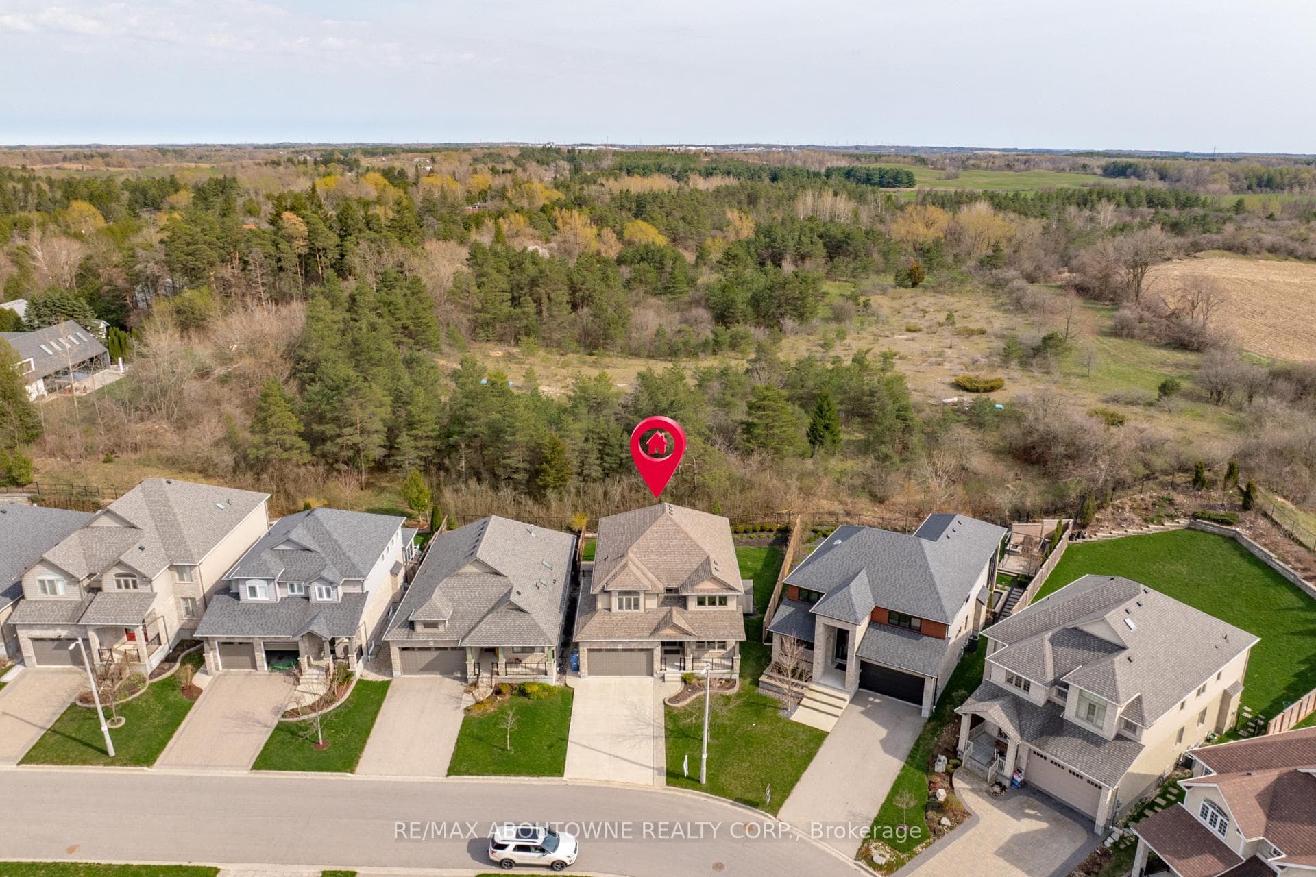 305 Gosling Gardens photo 50