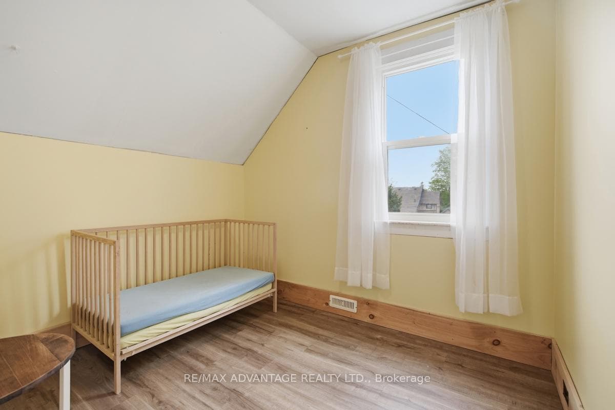 Third Bedroom - upstairs