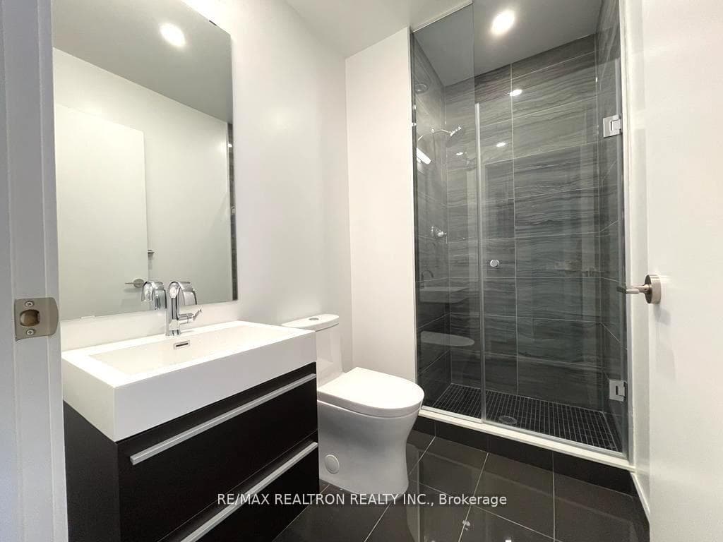 39 Roehampton Avenue Unit 1208 photo 24