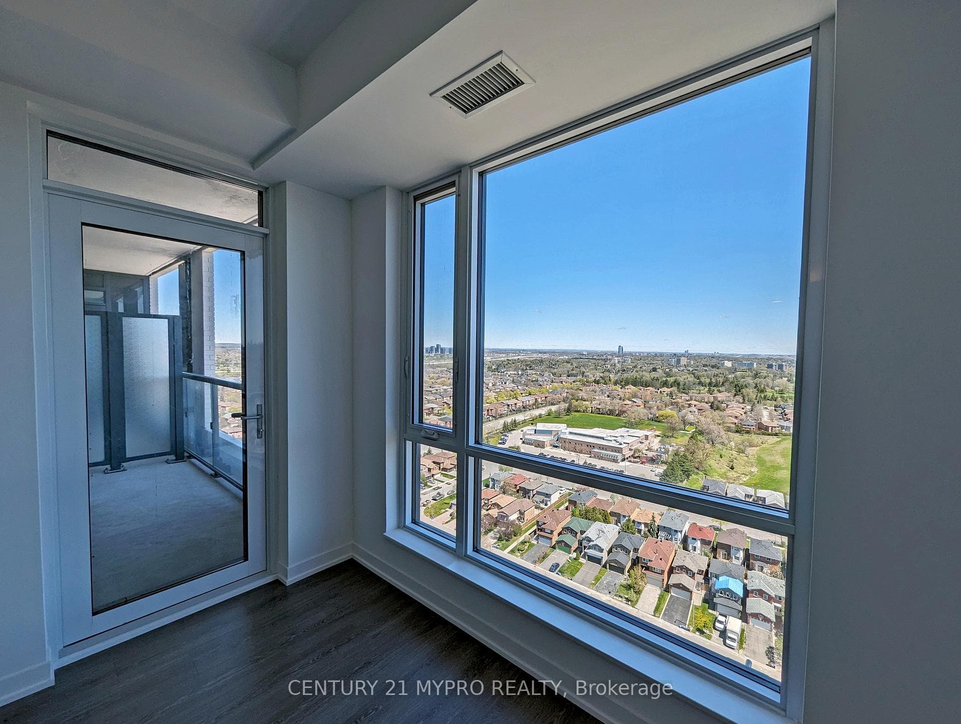 7950 Bathurst Street Unit B2205 photo 9