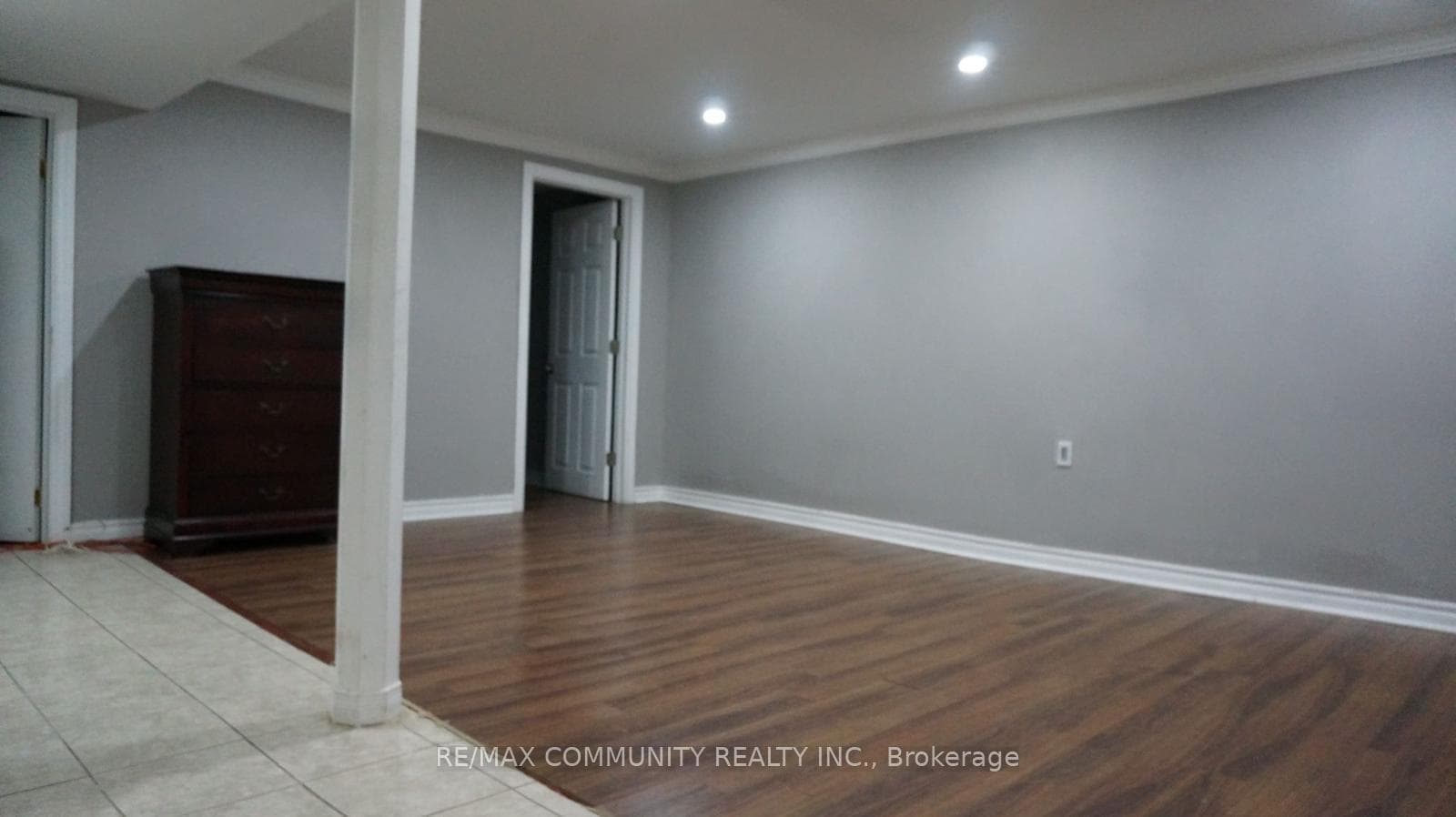 56 Overlord Crescent Unit UPPER photo 23