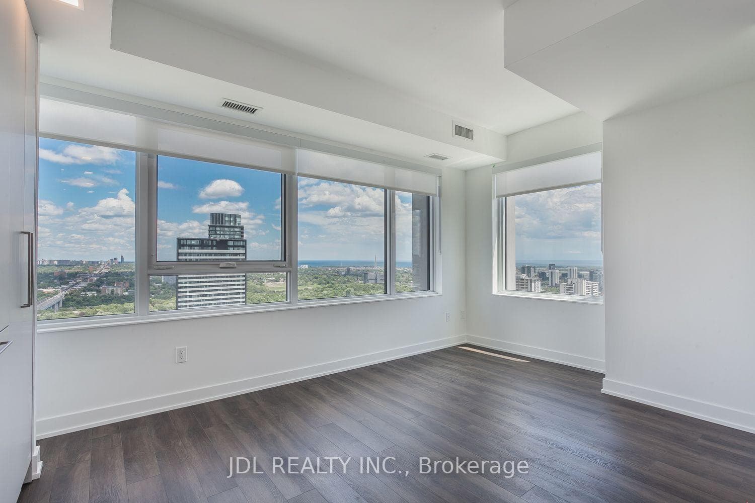 609 Sherbourne Street Unit 3709 photo 29