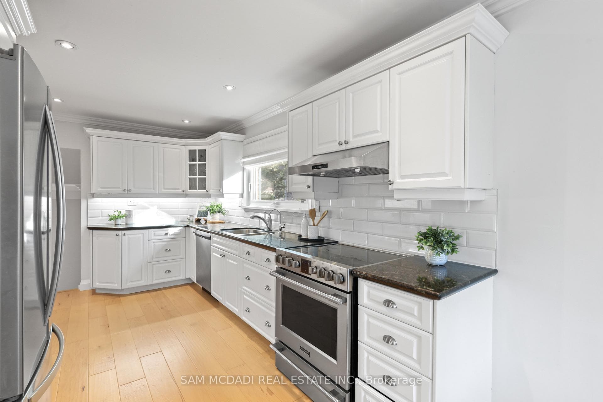 38 Kenninghall Boulevard photo 12