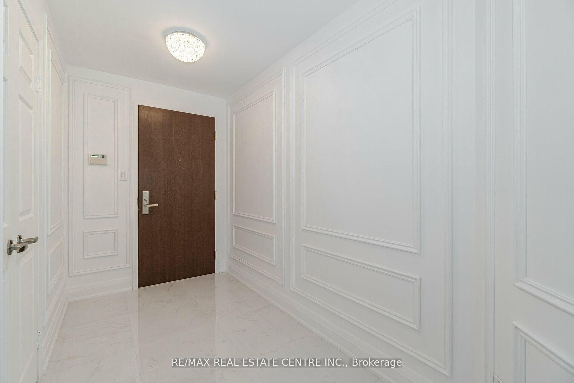 45 Kingsbridge Garden Circle Unit 1504 photo 4