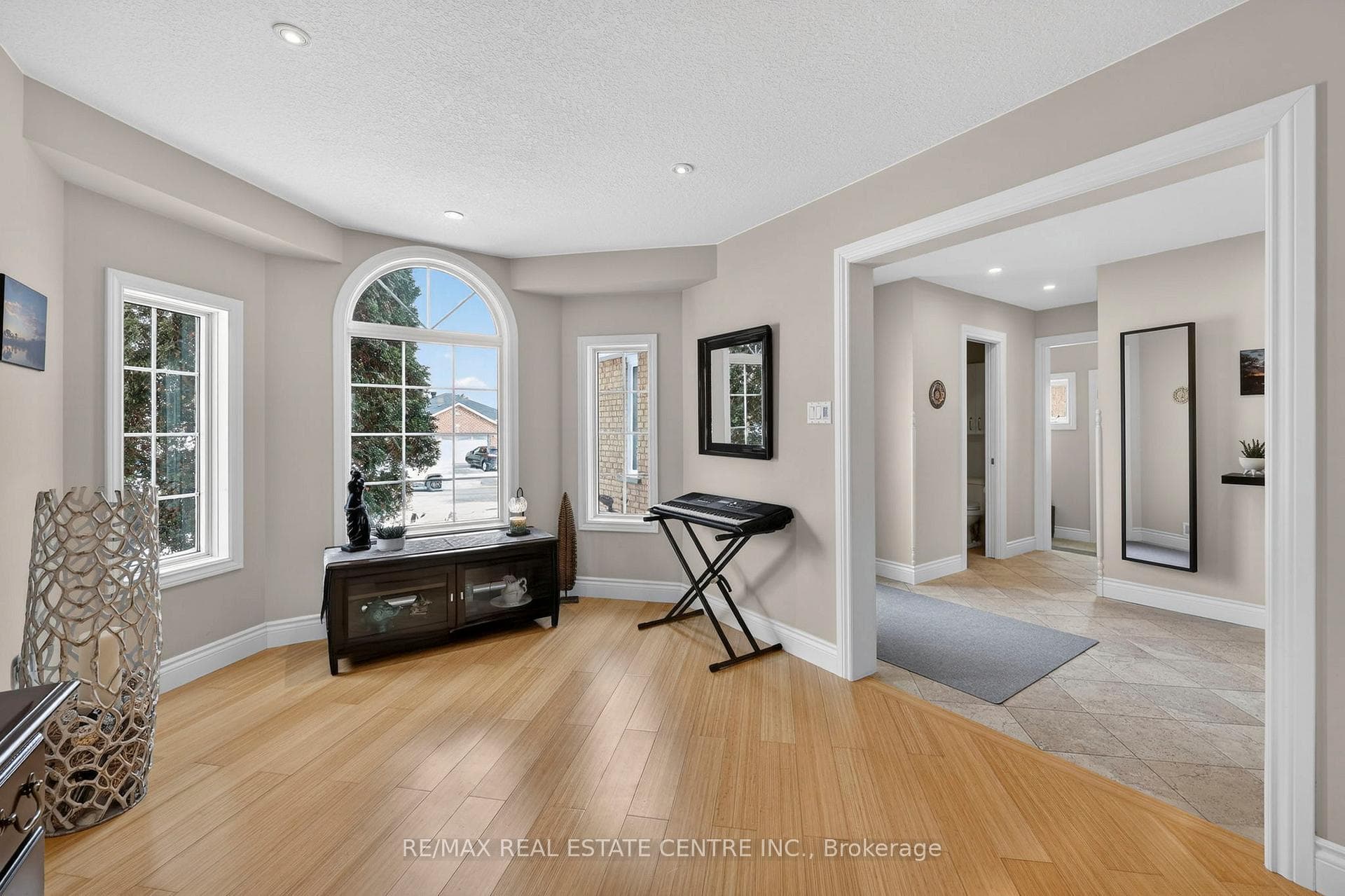 205 Walsh Crescent photo 11