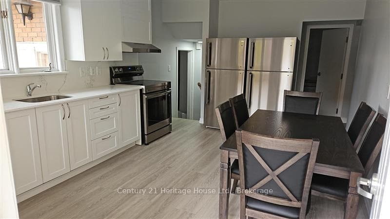 245 Lester Street photo 8