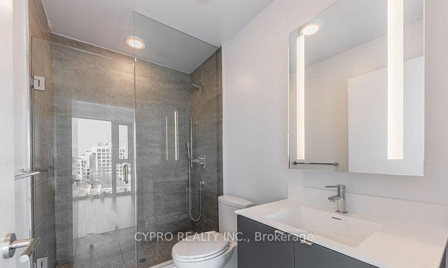 500 Dupont Street Unit 616 photo 14