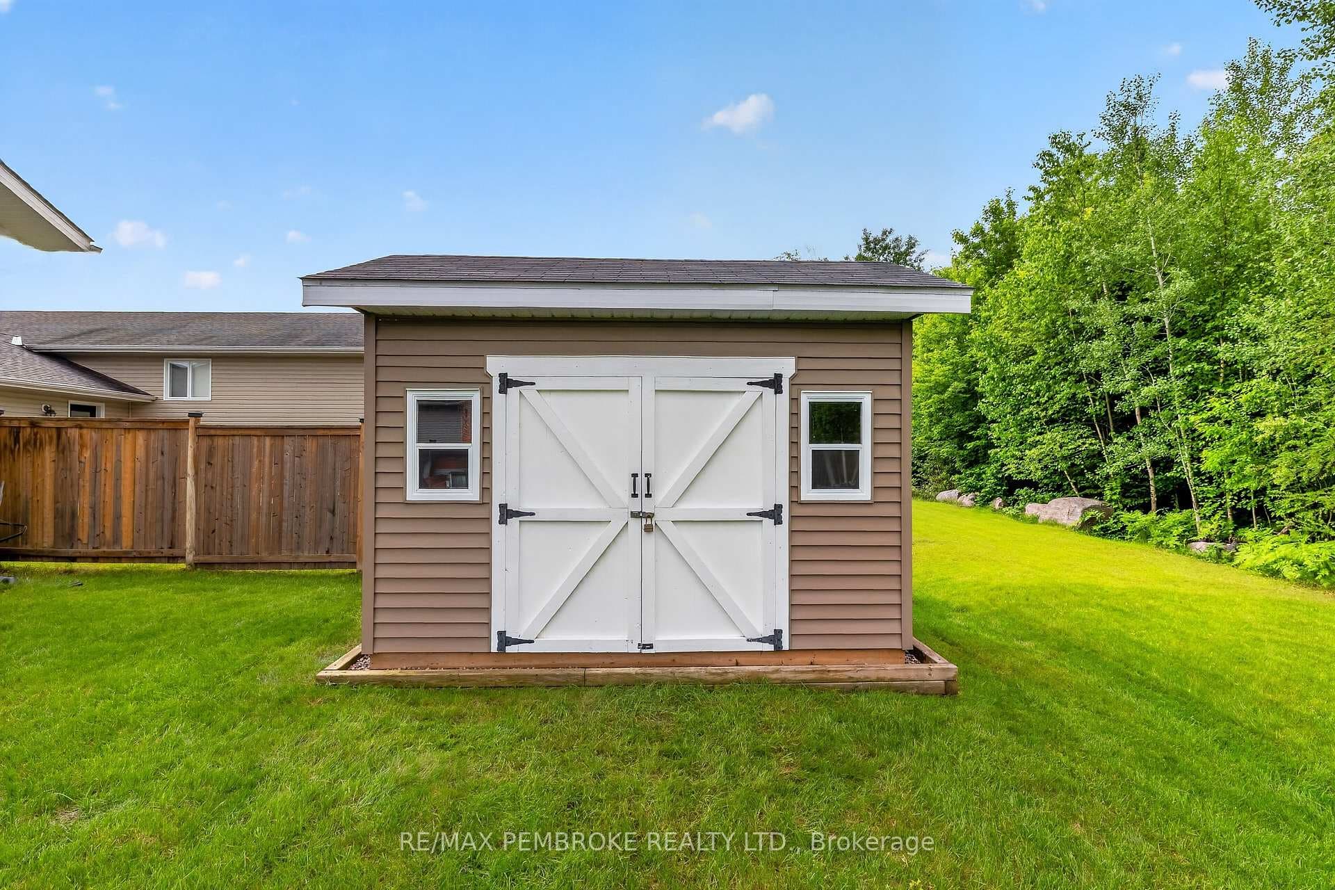 61 Oak Avenue photo 47