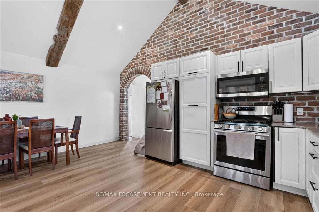 5242 Canborough Road photo 16