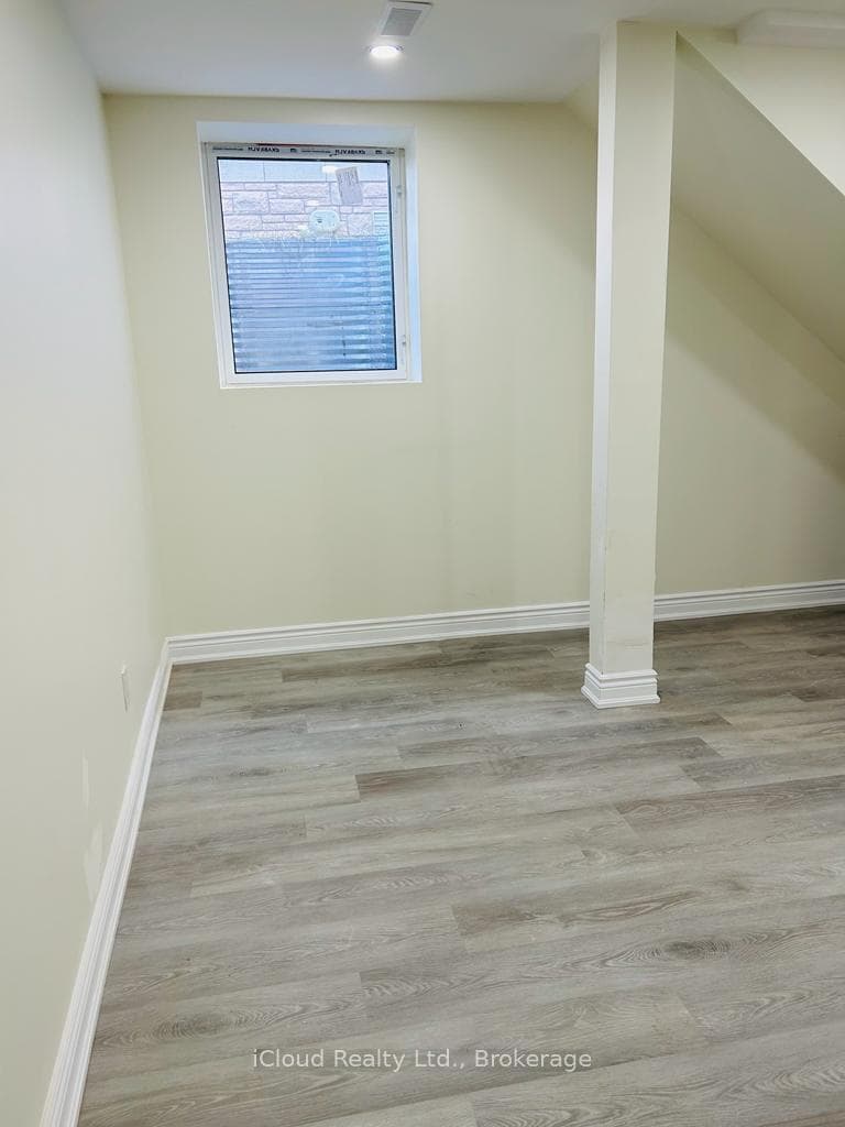 35 Brixham Lane Unit BASEMENT UNIT photo 4