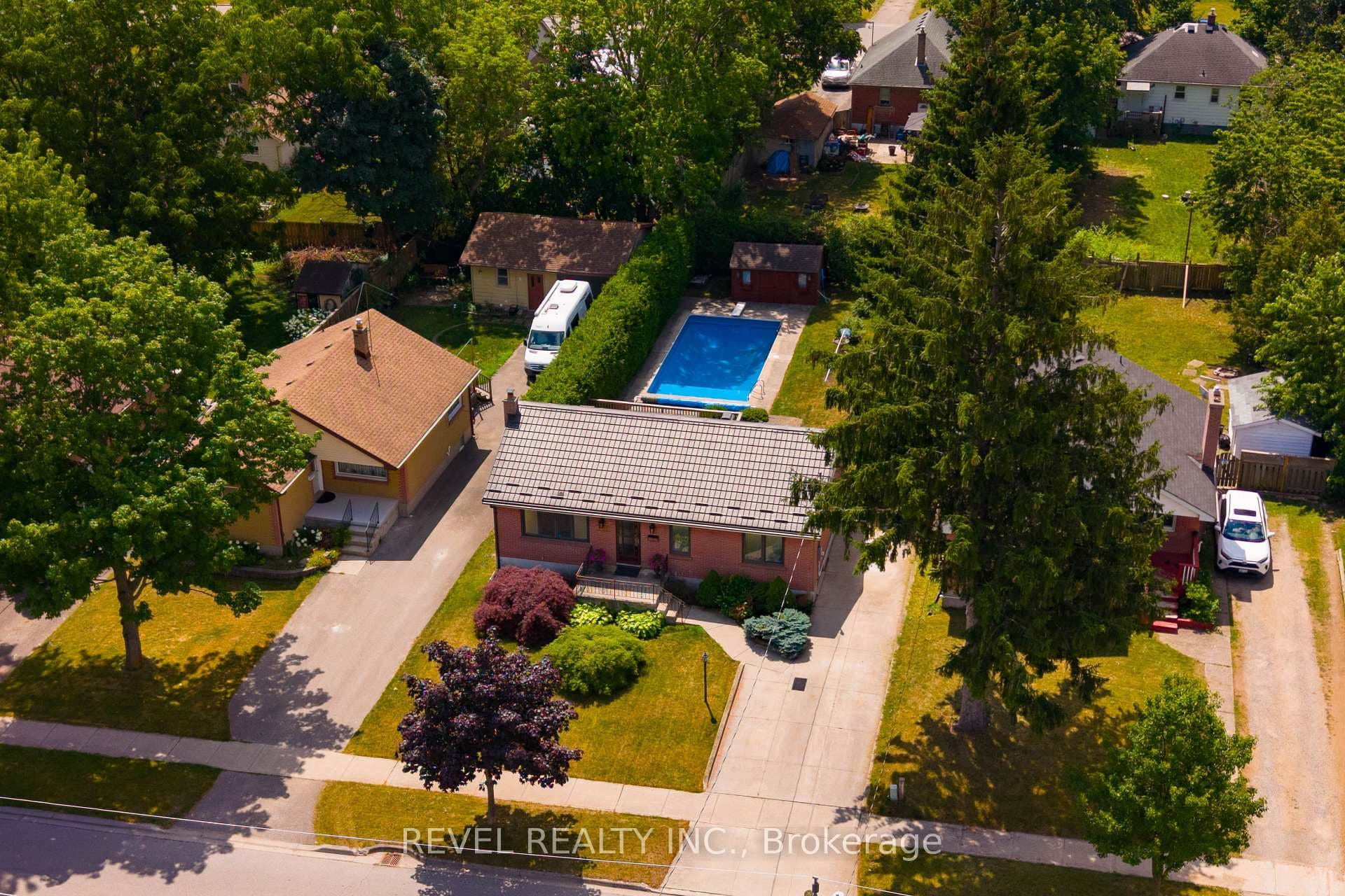 1627 Mardell Street photo 18