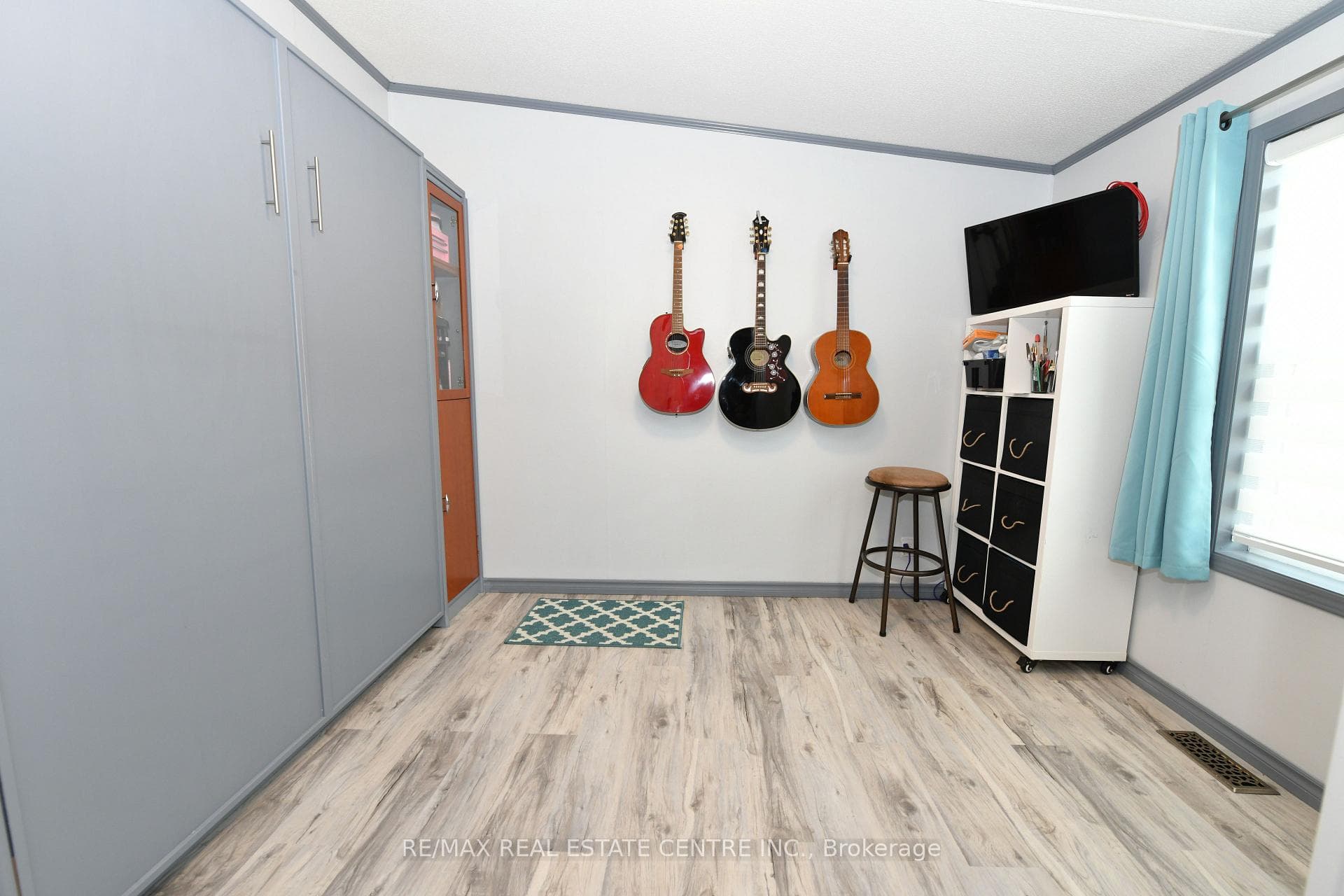 1429 SHEFFIELD Road photo 12