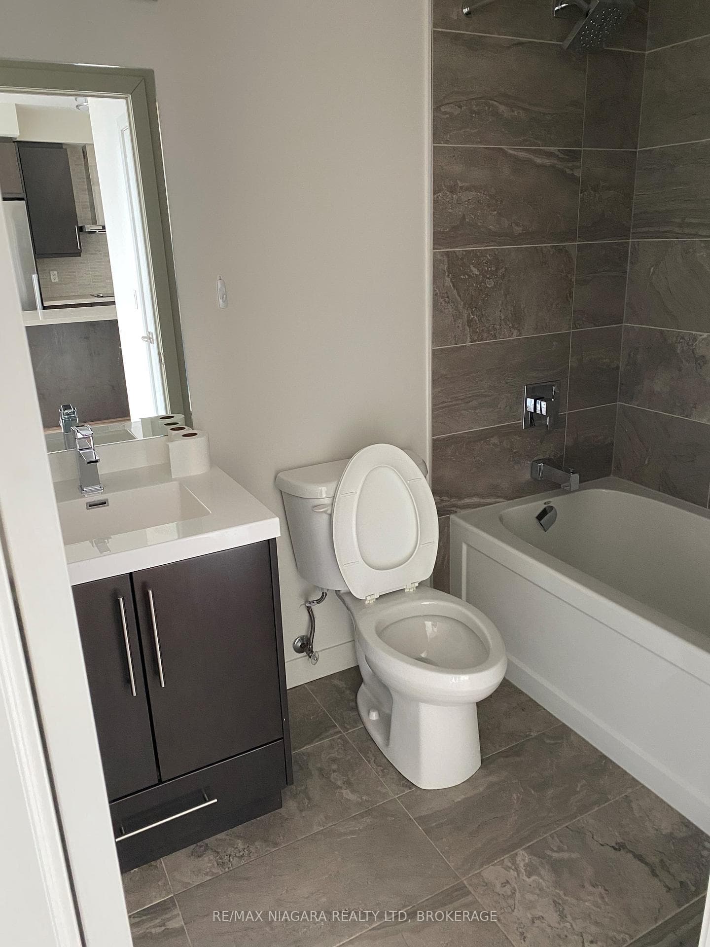 2087 Fairview Street Unit 2105 photo 17