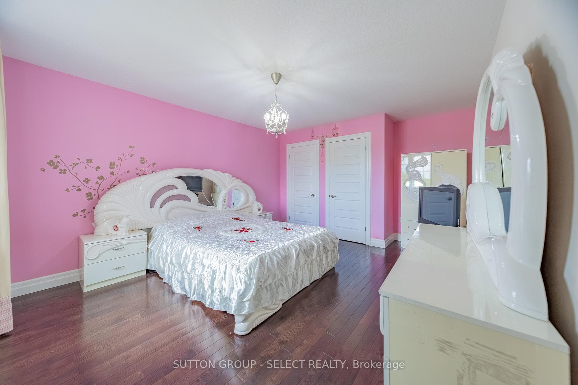 Large 2nd Bedroom