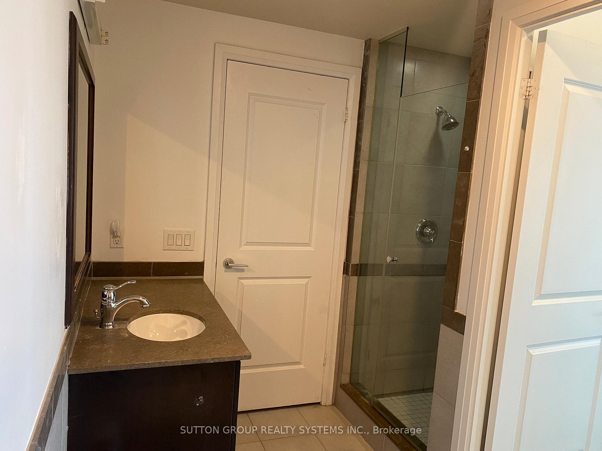 1055 Southdown Road Unit 910 photo 12