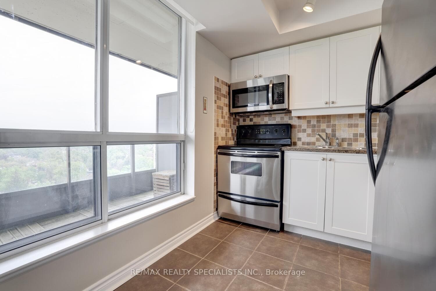 70 High Park Avenue Unit 1401 photo 13