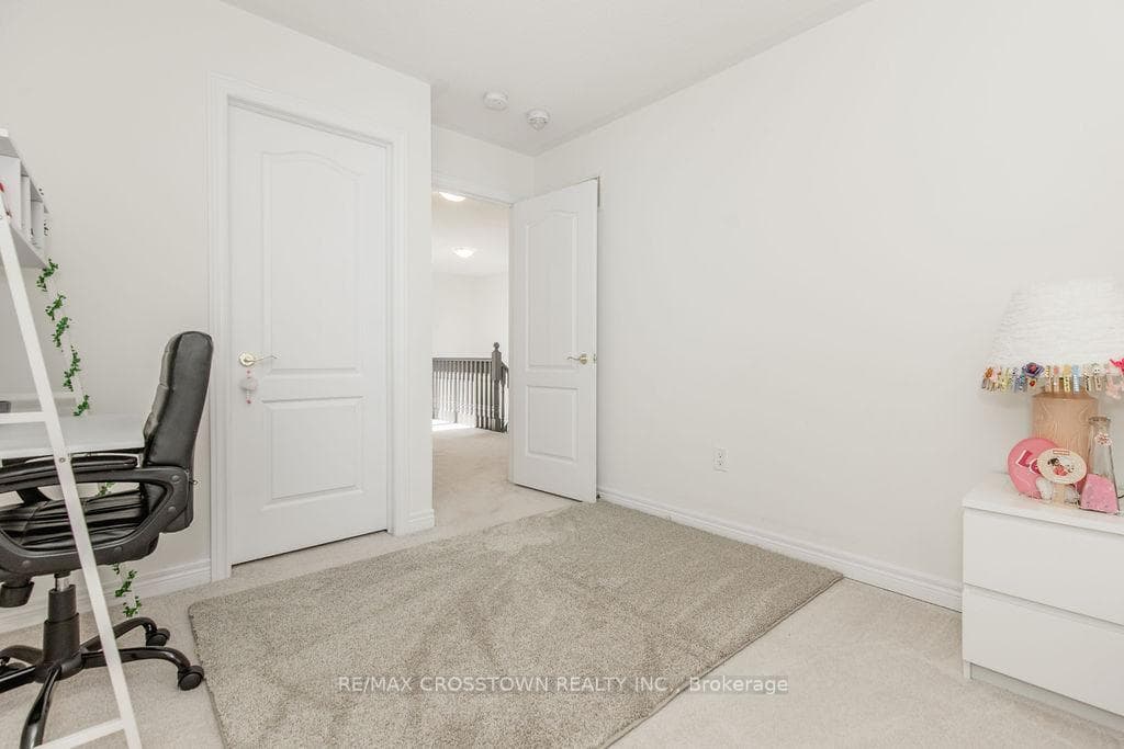49 Greenwood Drive photo 34
