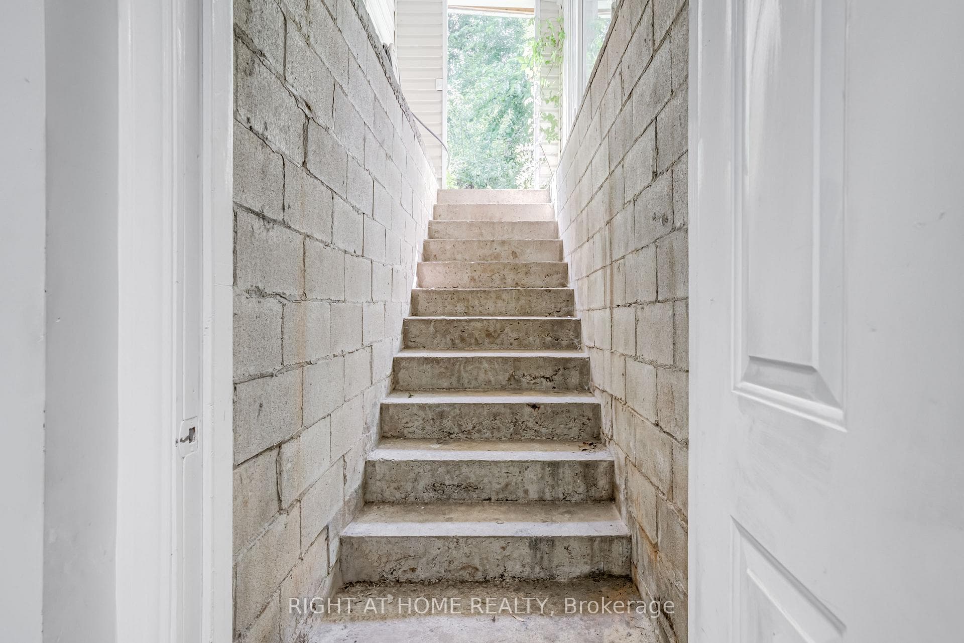 111 Mary Street photo 26