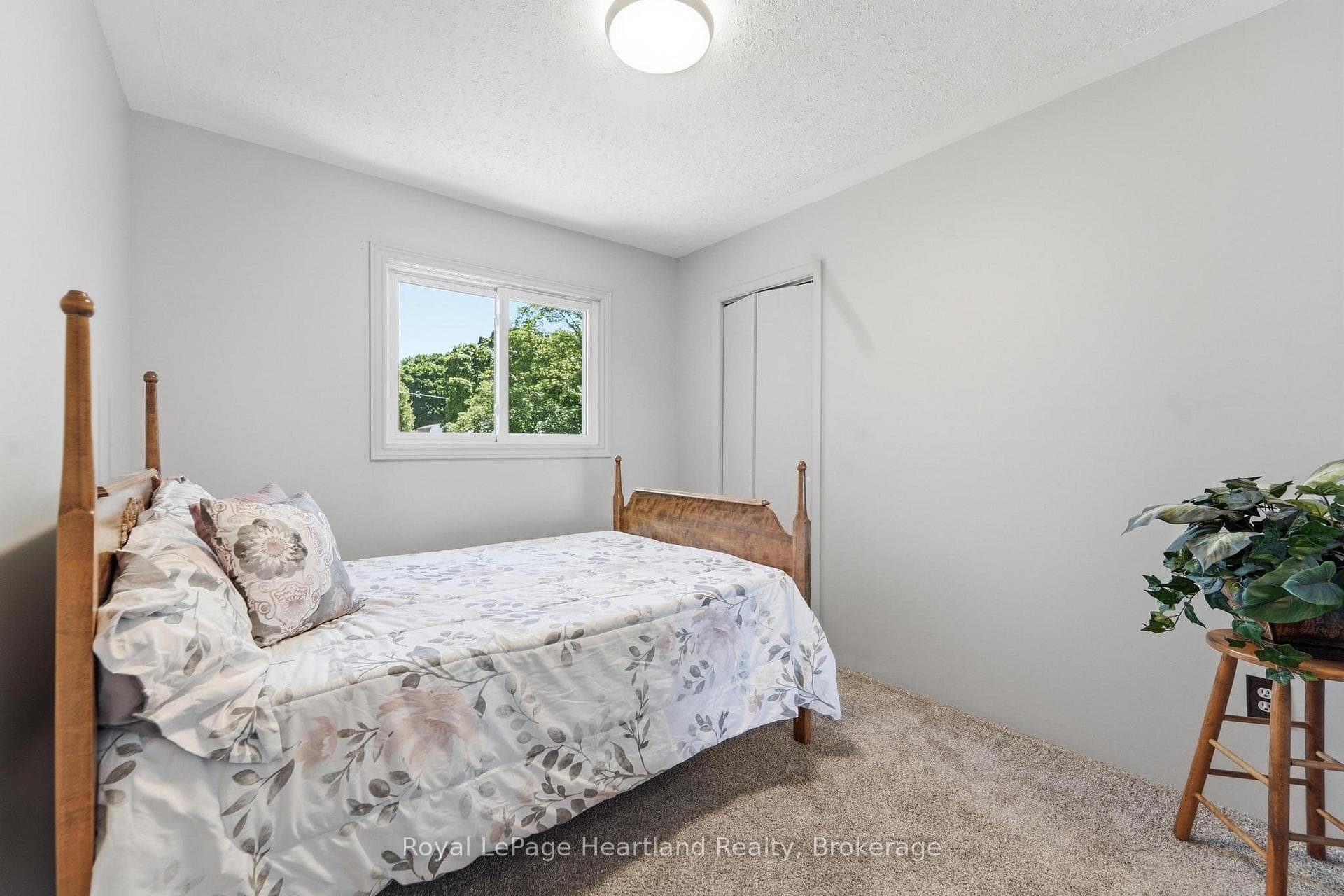 235 Hincks Street photo 15