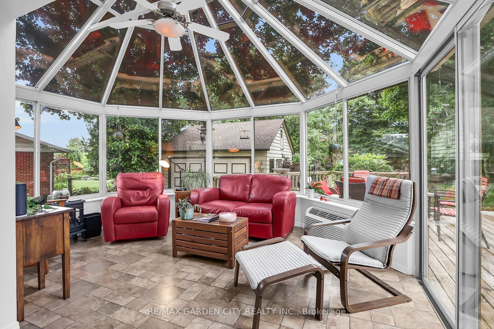 10 Maple Avenue photo 11