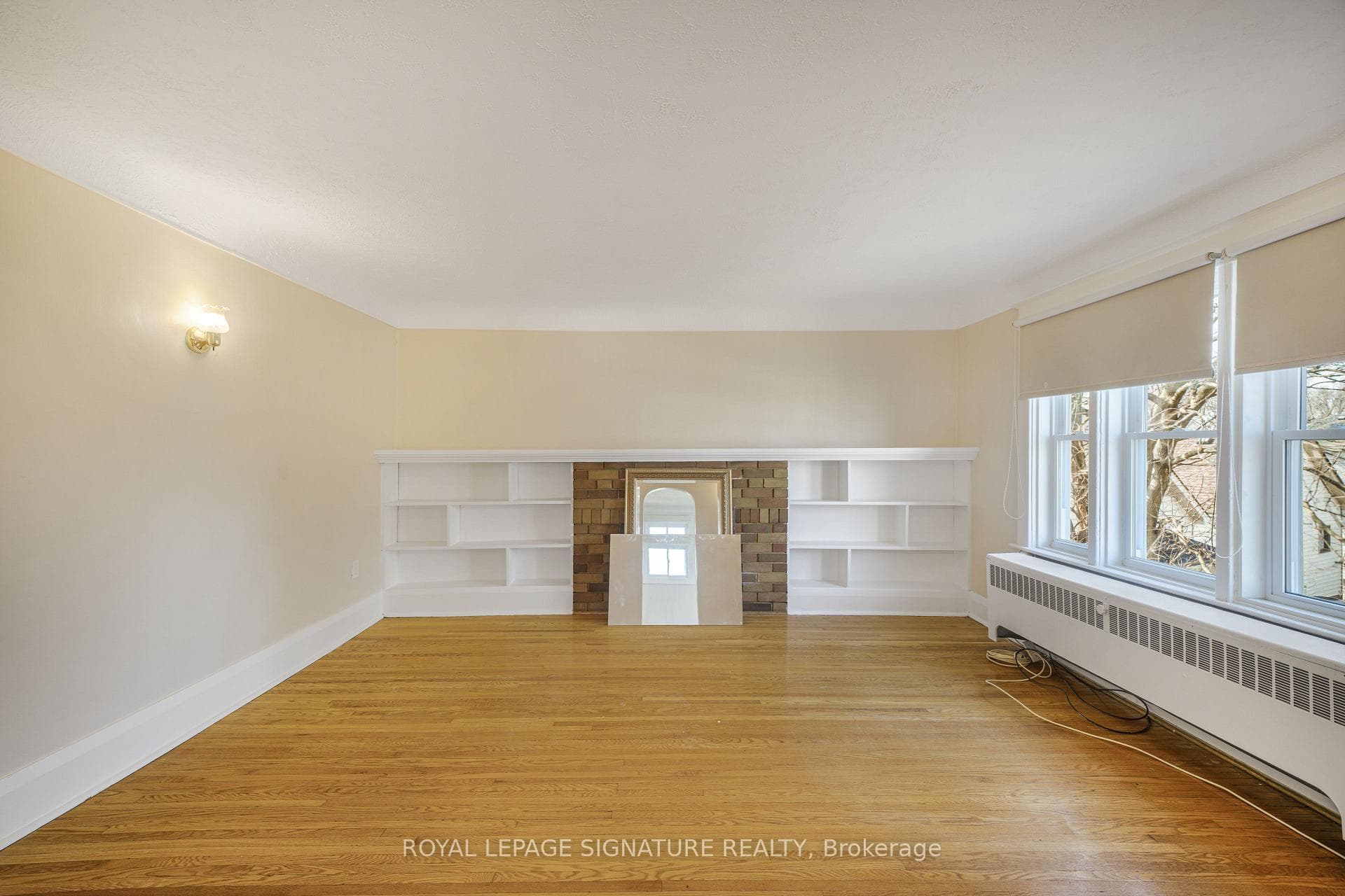 UPPER BEDROOM