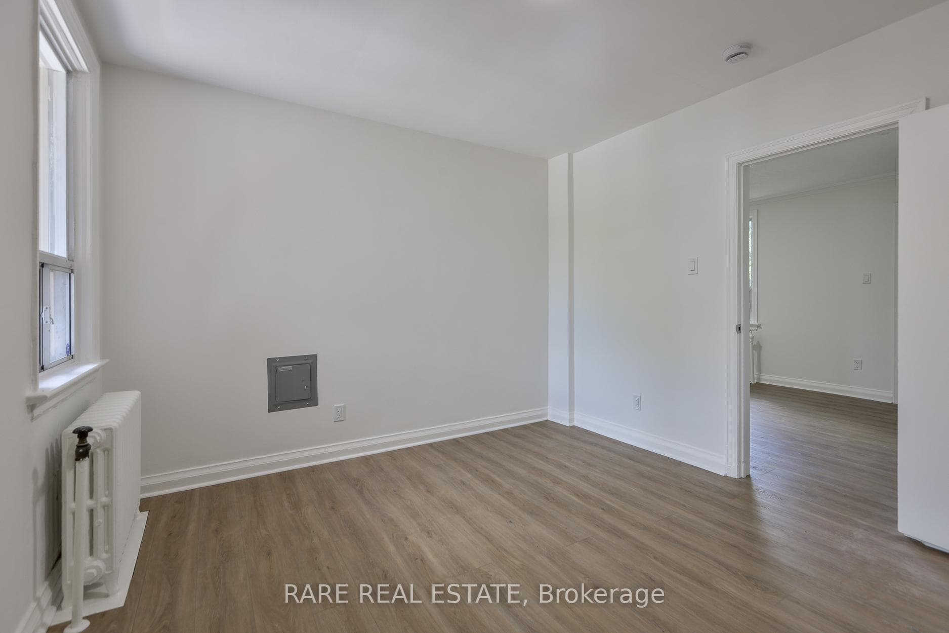 2367 1/2 Queen Street Unit B photo 16