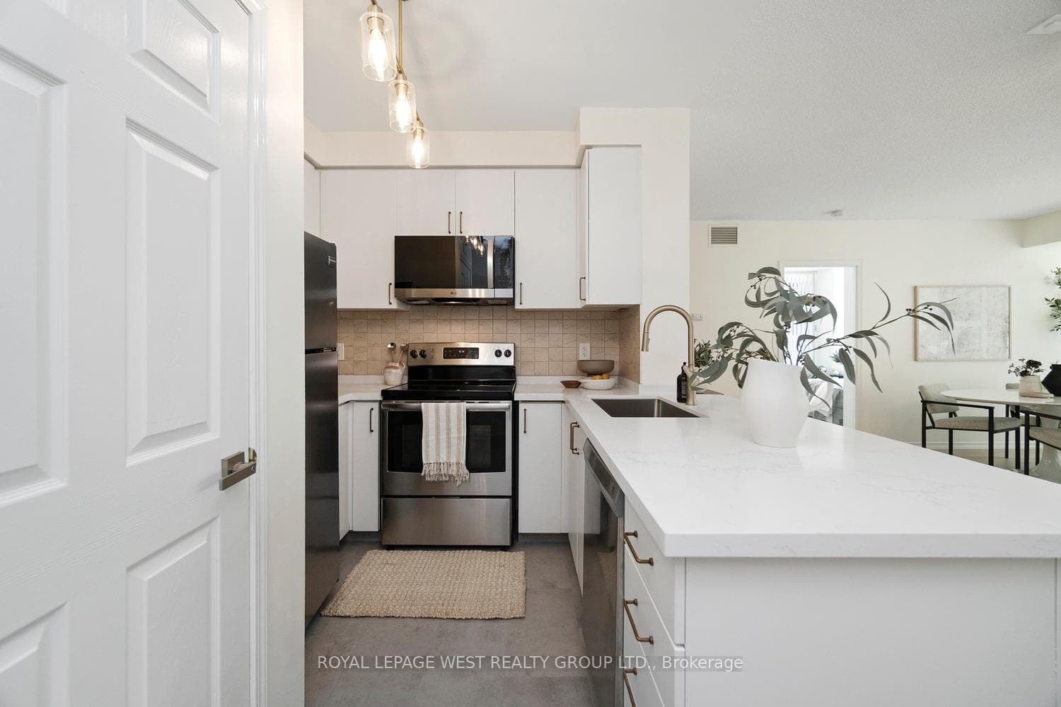 5508 Yonge Street Unit 202 photo 9