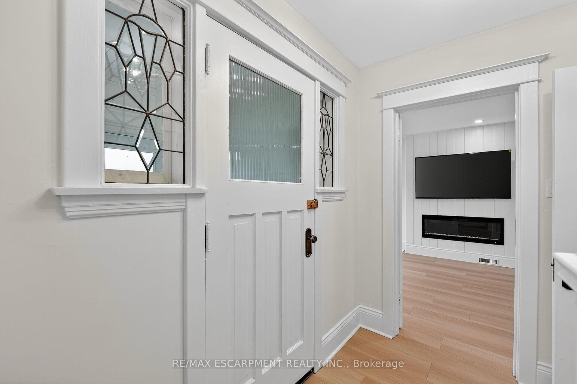 101 Houghton Avenue photo 4