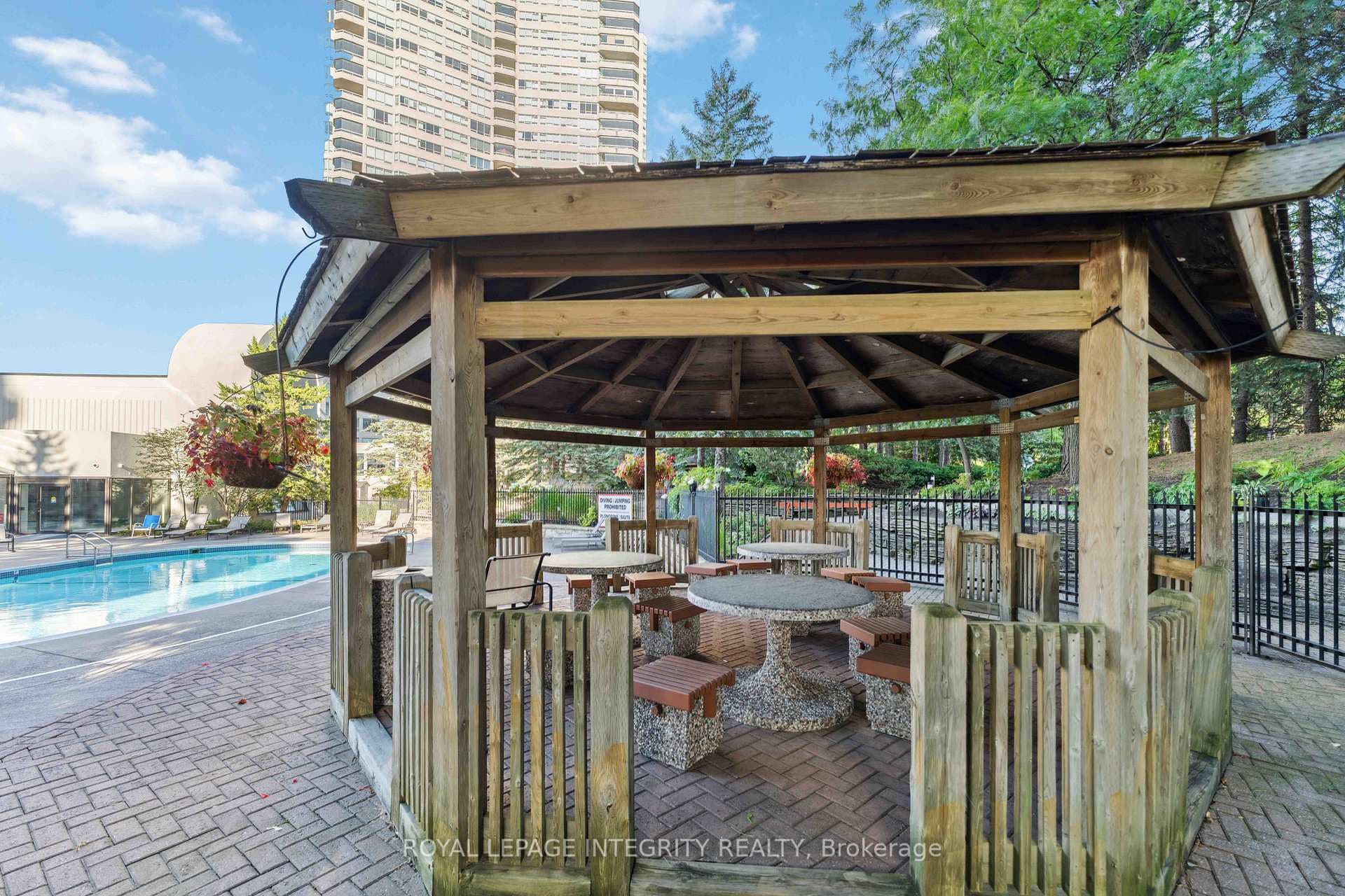 1500 Riverside Drive Unit 708 photo 43