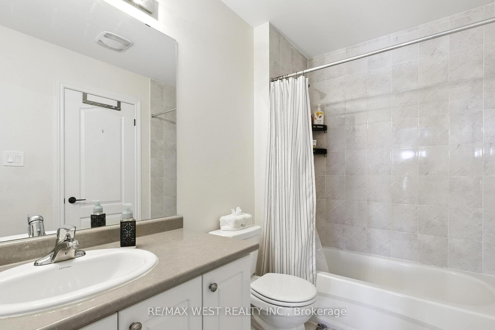 15 Dunn Court photo 39