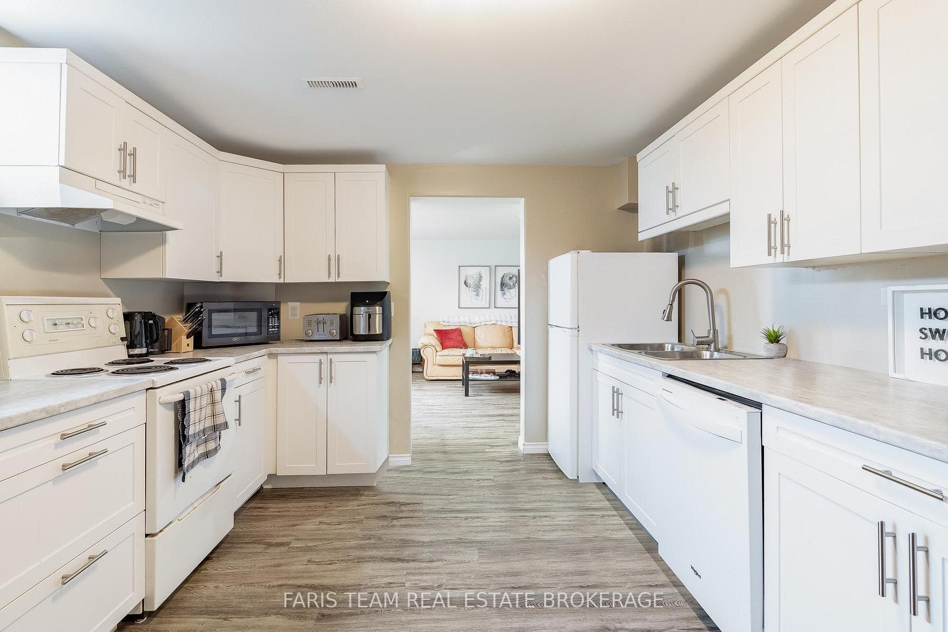 409 Anne Street photo 31
