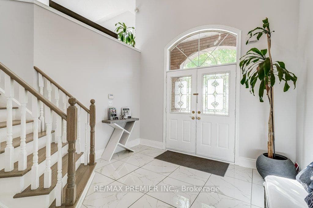 122 Monterey Road photo 5