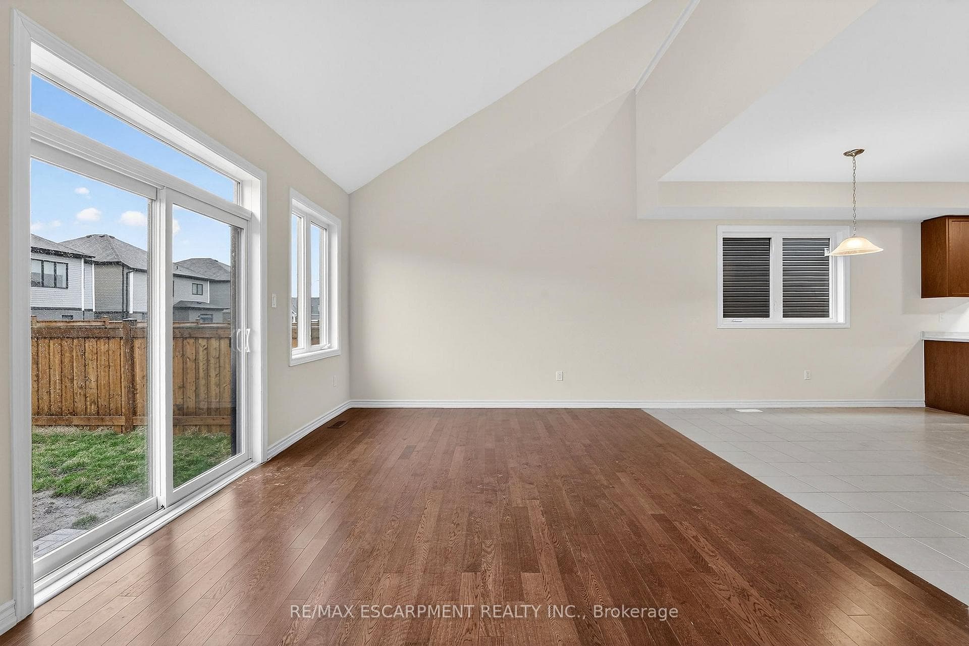 11 FRONTIER Drive photo 24