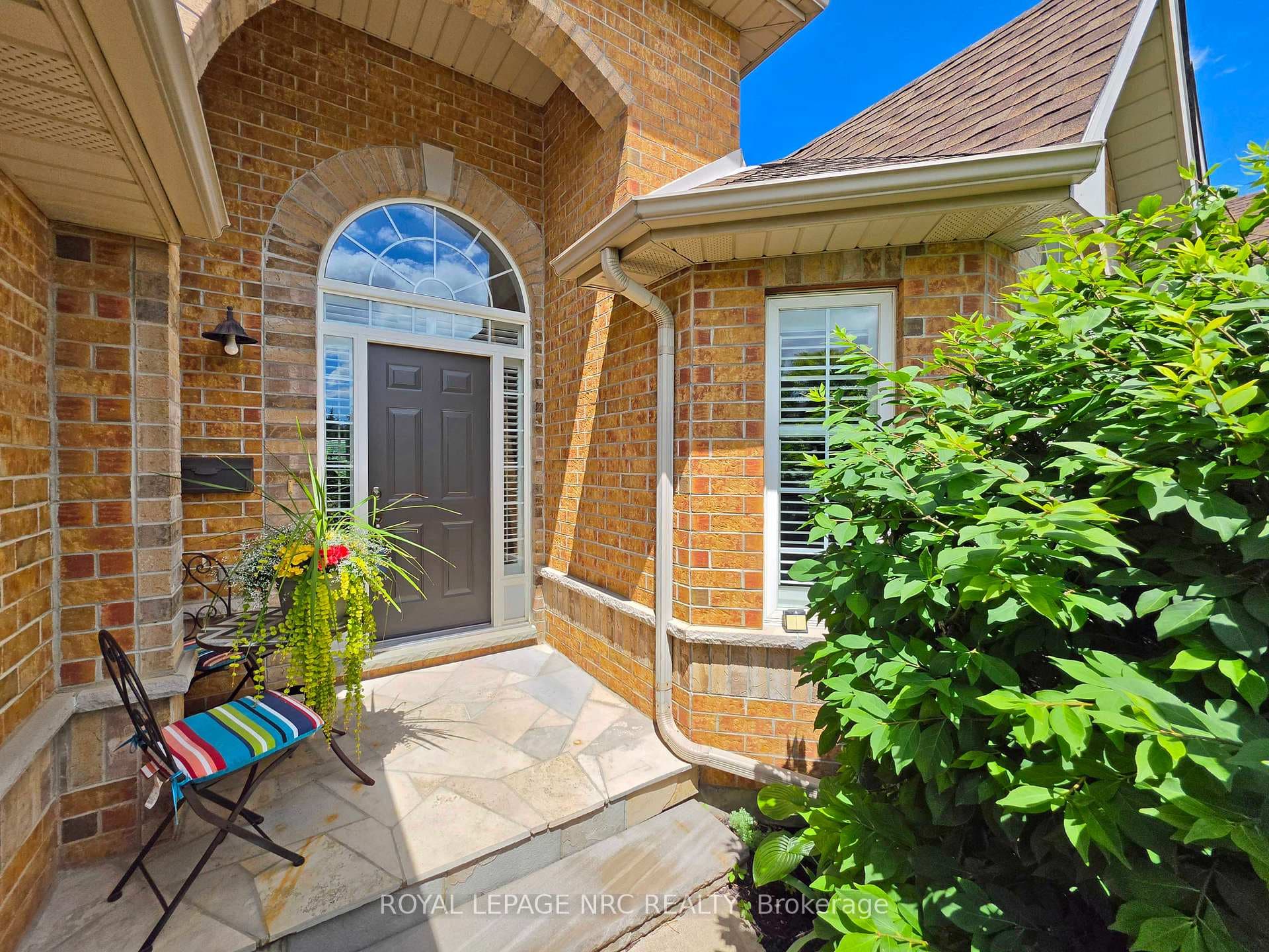 65 MCCAFFERY Crescent photo 6
