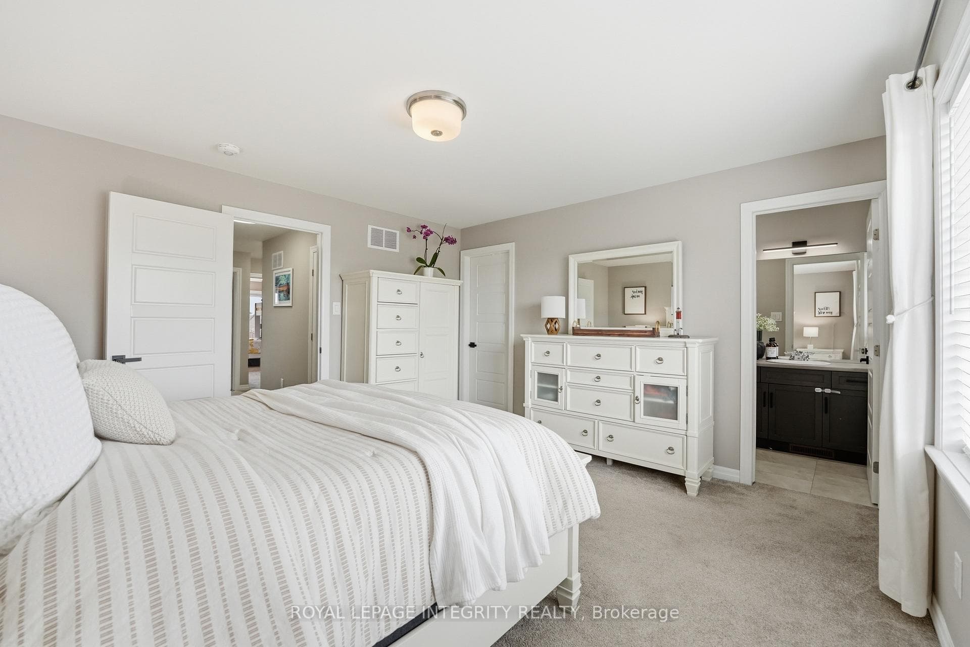 48 Code Crescent photo 19