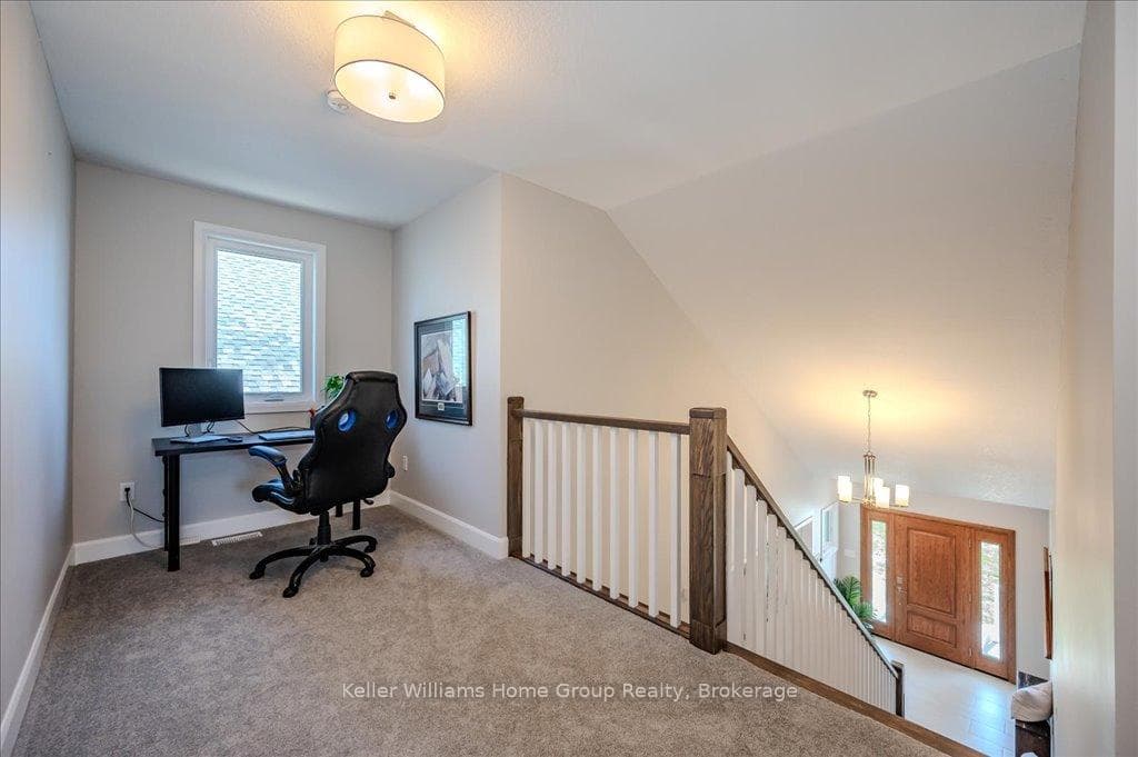 479 St George Street photo 26