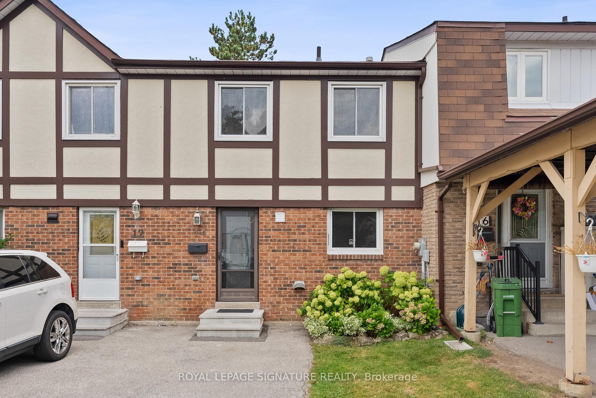 14 Crab Apple Way photo 1