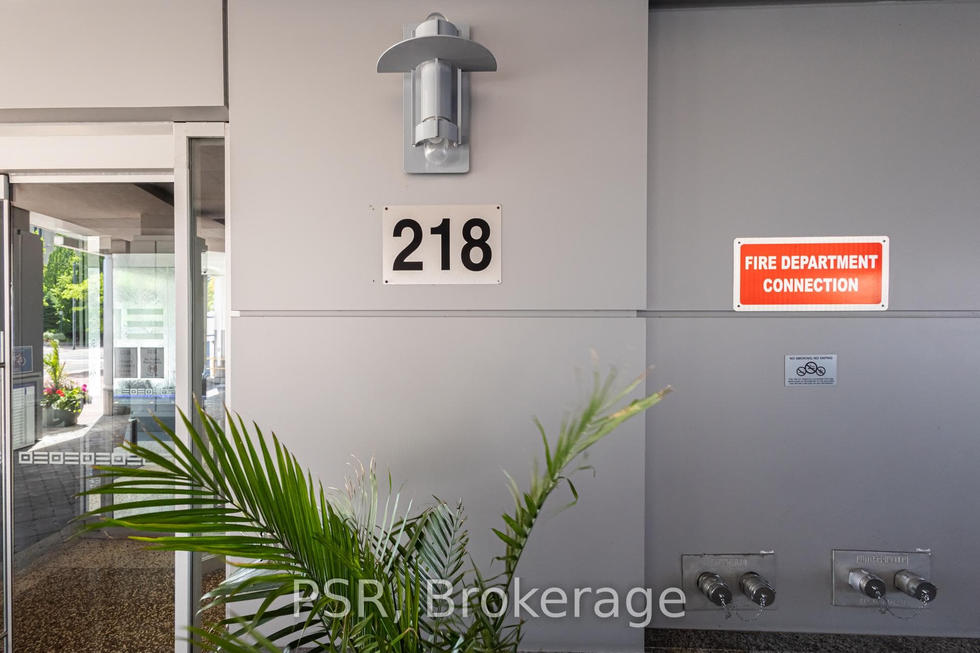 218 Queens Quay Unit 1506 photo 29