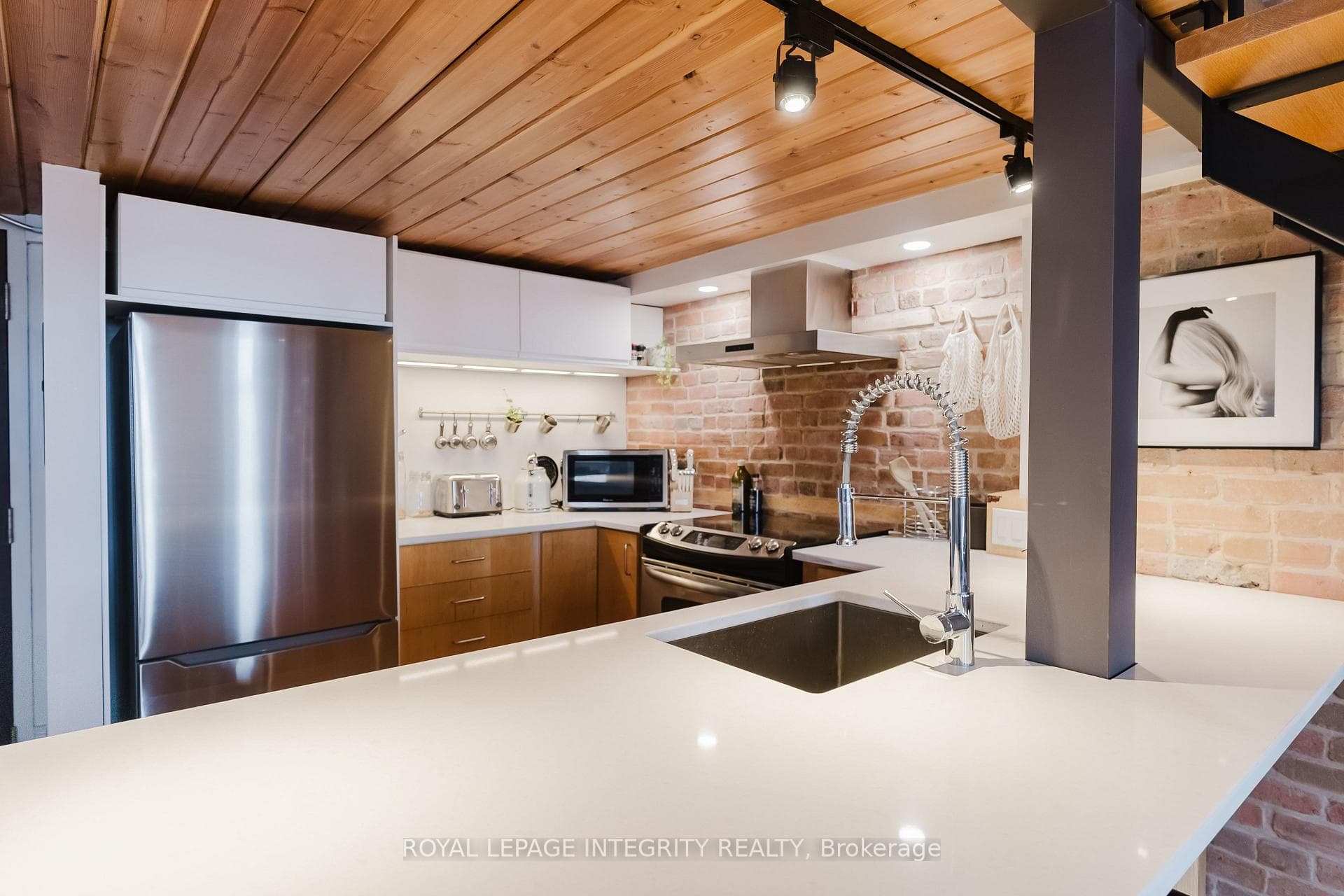 589 Rideau Street Unit 401 photo 8