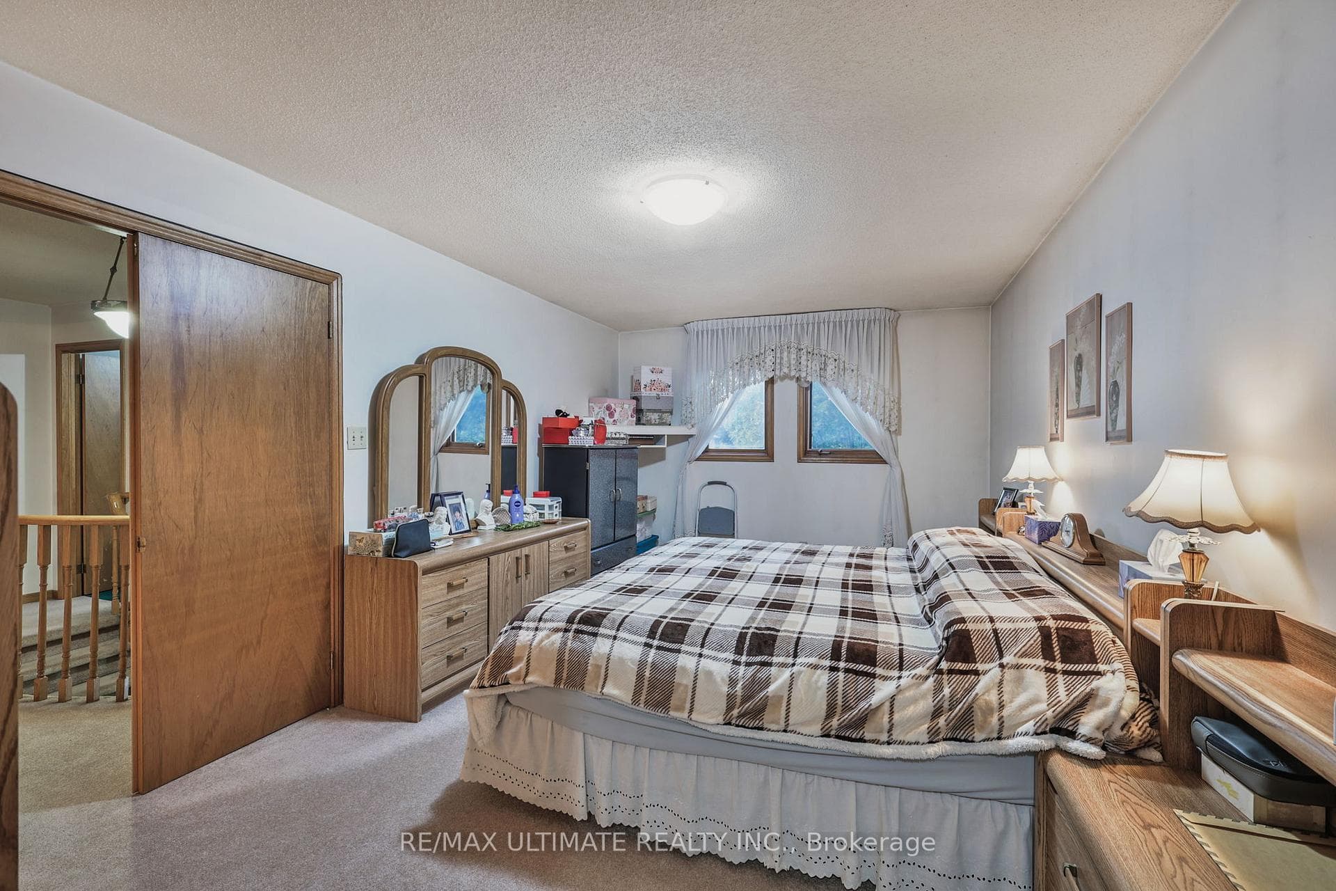 69 William Stephenson Drive photo 16